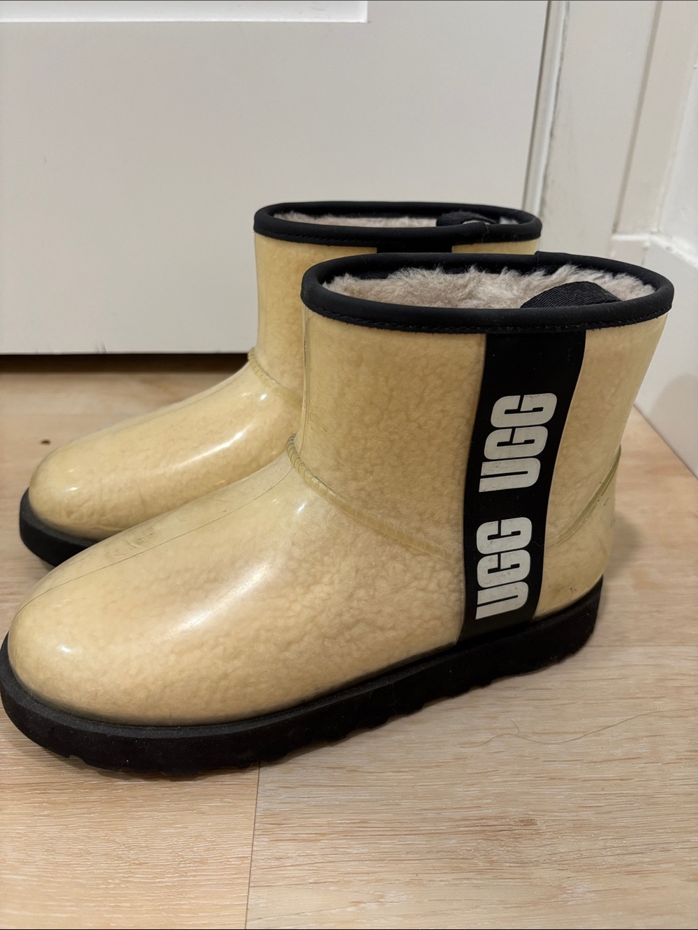 UGG Cream Glossy Shearling-Lined Ankle Boots with Black Trim Women 6